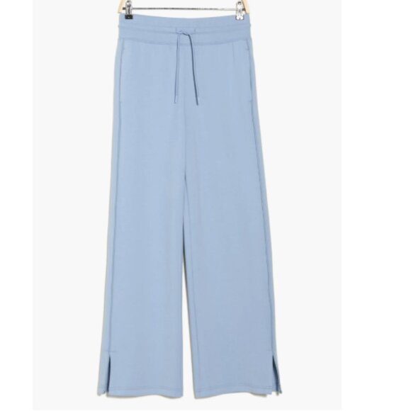 Yogalicious Ease of Mind Scuba Pant & Free Flow Scuba Knit Crop Top - Blue - Picture 7 of 16